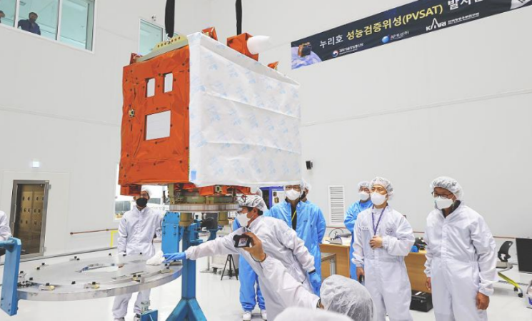 2 satellites carried by Nuri communicate with ground stations