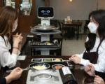 Korea to have more EV charging, self-driving robots at parks